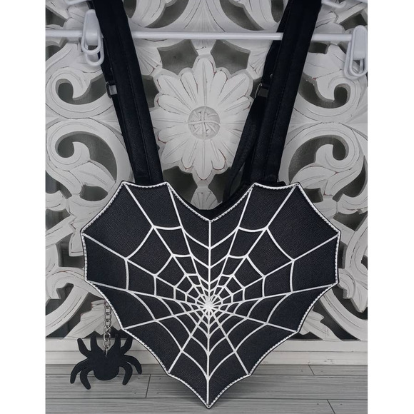 Mad Engine Halloween Spider Web Heart Backpack Purse - New - Picture 1 of 9